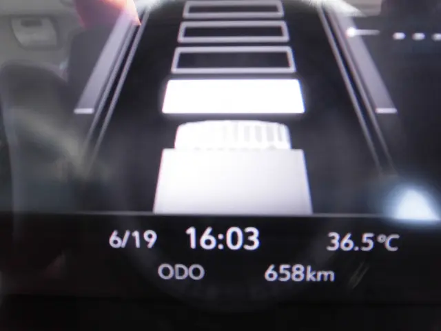 いすゞ エルフ 2PG-NPR88YM(2WD)の写真38