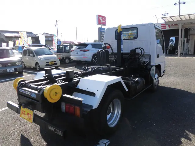 いすゞ エルフ TKG-NKR85AN(2WD)の写真2