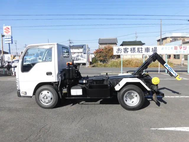 いすゞ エルフ TKG-NKR85AN(2WD)の写真10