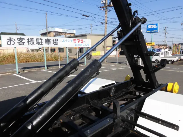 いすゞ エルフ TKG-NKR85AN(2WD)の写真13