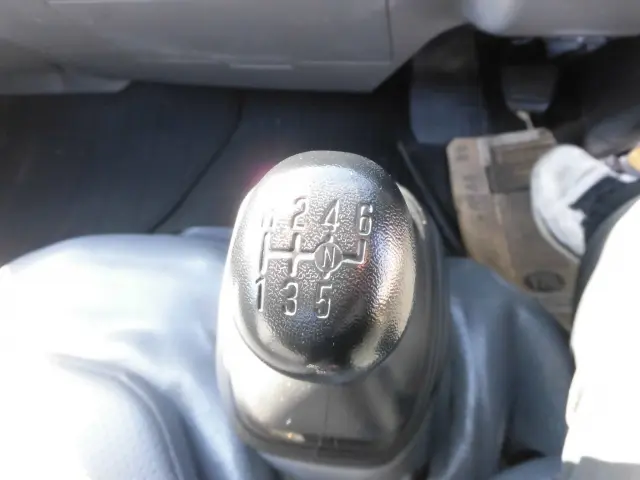 いすゞ エルフ TKG-NKR85AN(2WD)の写真25