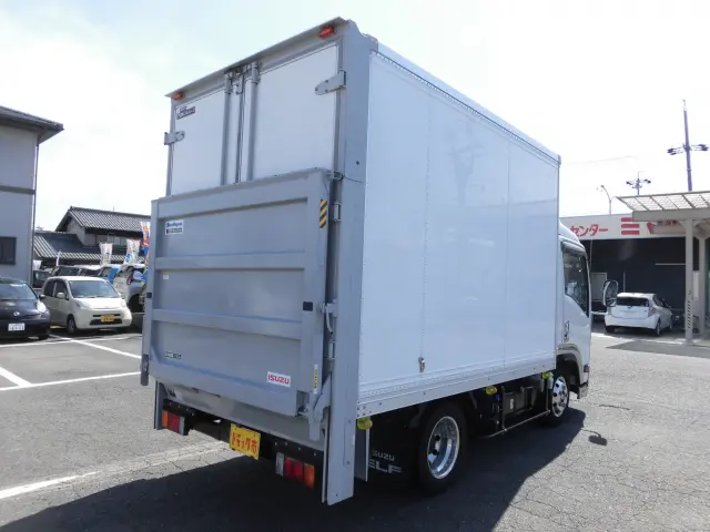 いすゞ エルフ 2RG-NLR88AN(2WD)の写真3