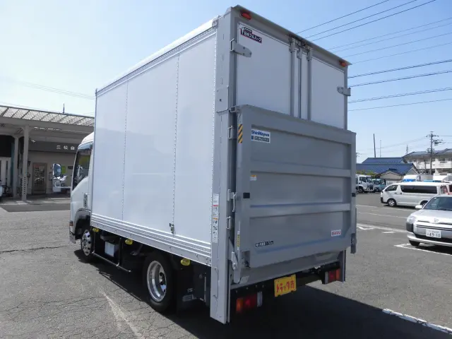 いすゞ エルフ 2RG-NLR88AN(2WD)の写真4