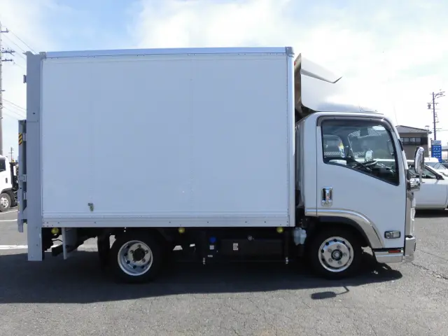いすゞ エルフ 2RG-NLR88AN(2WD)の写真6