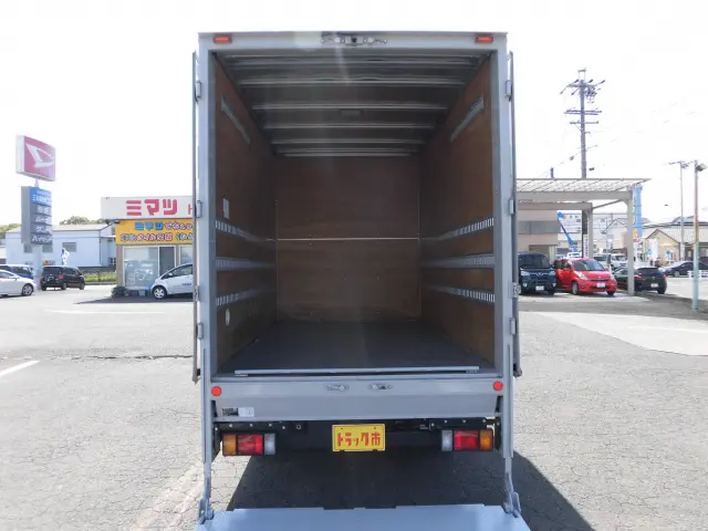 いすゞ エルフ 2RG-NLR88AN(2WD)の写真11