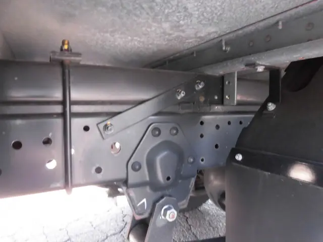 いすゞ エルフ 2RG-NLR88AN(2WD)の写真25