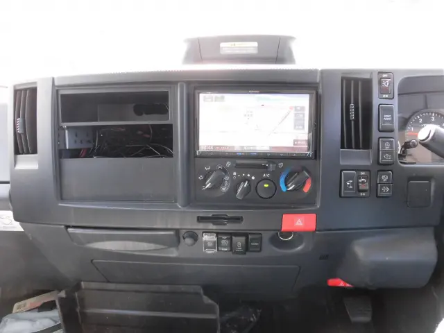 いすゞ エルフ 2RG-NLR88AN(2WD)の写真33