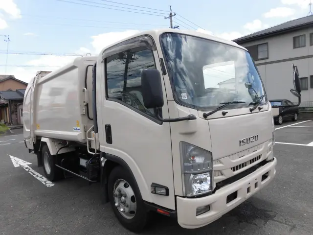 いすゞ エルフ 2PG-NPR88YN(2WD)の写真3