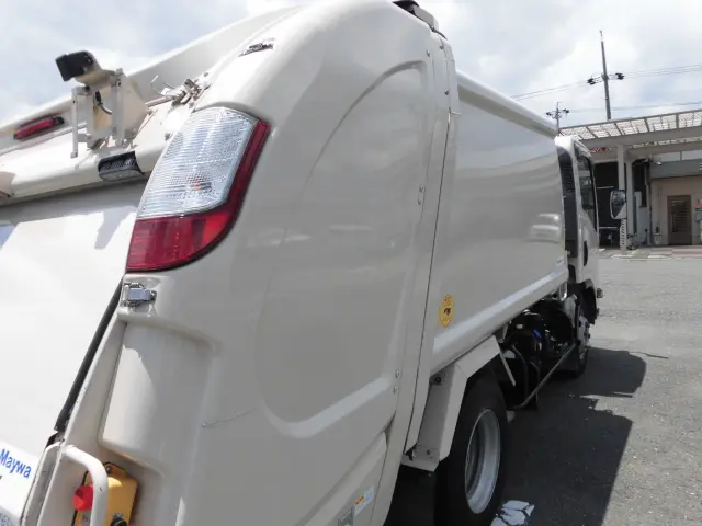 いすゞ エルフ 2PG-NPR88YN(2WD)の写真10