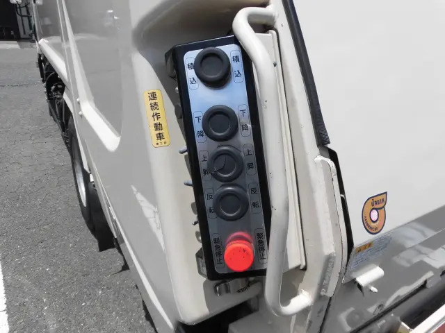 いすゞ エルフ 2PG-NPR88YN(2WD)の写真12