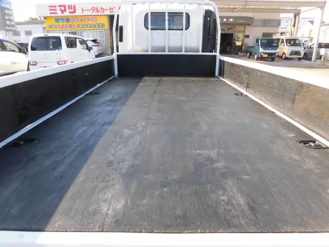 いすゞ エルフ TRG-NPR85AR(2WD)の写真12