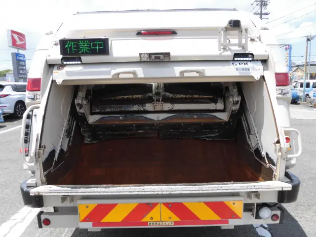 いすゞ エルフ 2PG-NPR88YN(2WD)の写真14