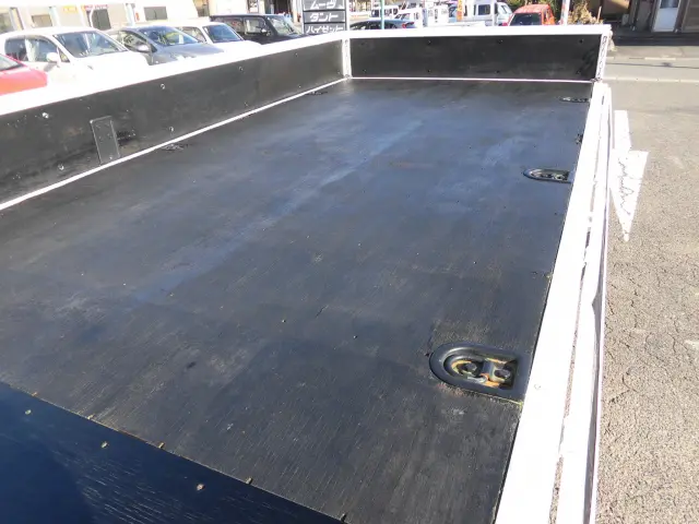 いすゞ エルフ TRG-NPR85AR(2WD)の写真15