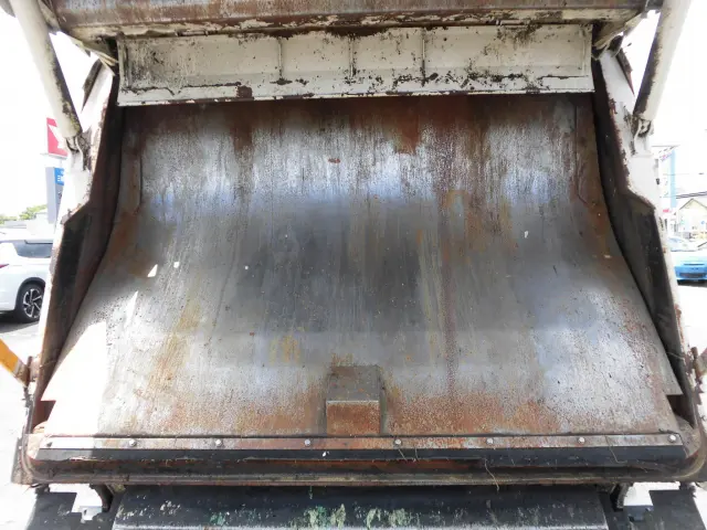 いすゞ エルフ 2PG-NPR88YN(2WD)の写真17