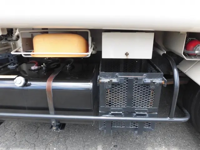 いすゞ エルフ 2PG-NPR88YN(2WD)の写真21