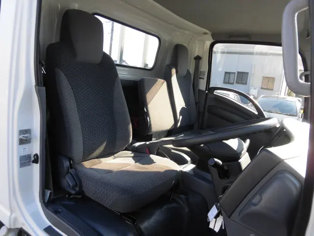 いすゞ エルフ TRG-NPR85AR(2WD)の写真25