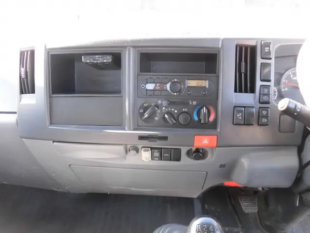 いすゞ エルフ TRG-NPR85AR(2WD)の写真28