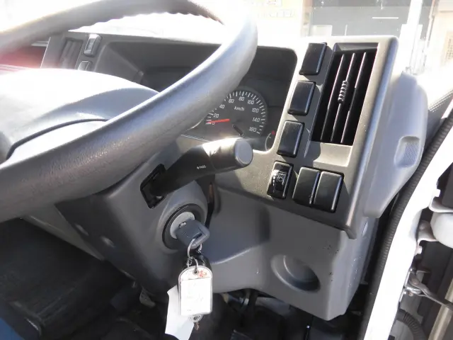 いすゞ エルフ TRG-NPR85AR(2WD)の写真29