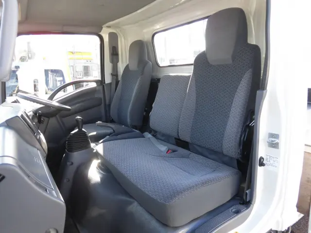 いすゞ エルフ TRG-NPR85AR(2WD)の写真30