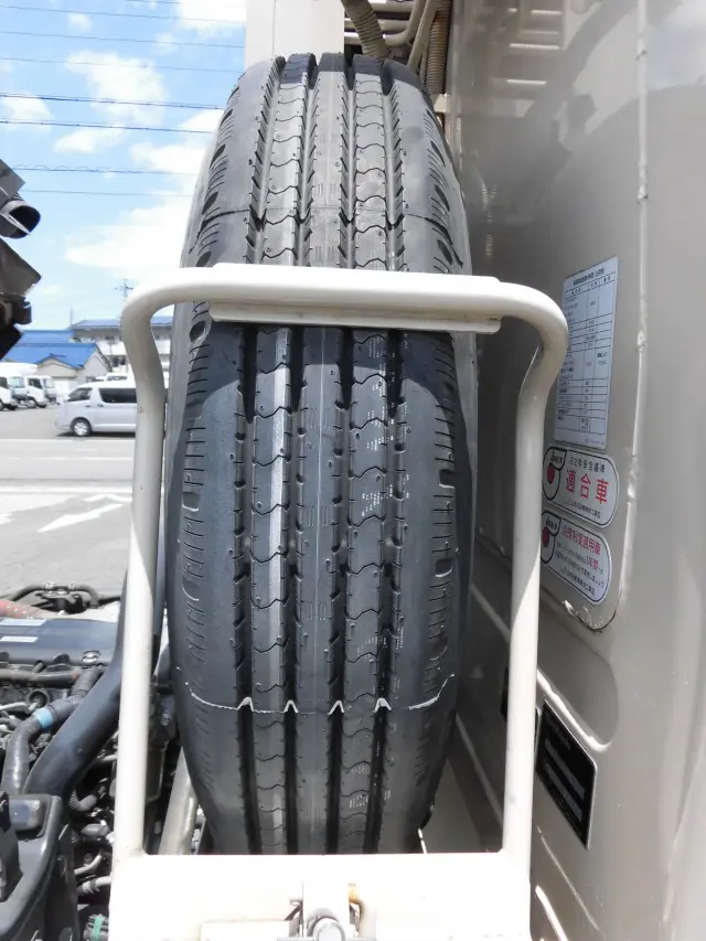 いすゞ エルフ 2PG-NPR88YN(2WD)の写真32