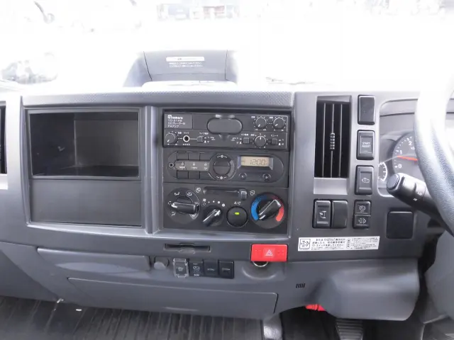 いすゞ エルフ 2PG-NPR88YN(2WD)の写真36