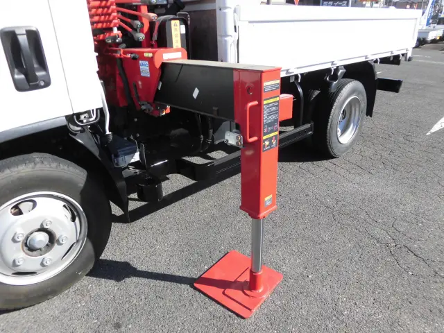 いすゞ エルフ 2RG-NMR88R(2WD)の写真11