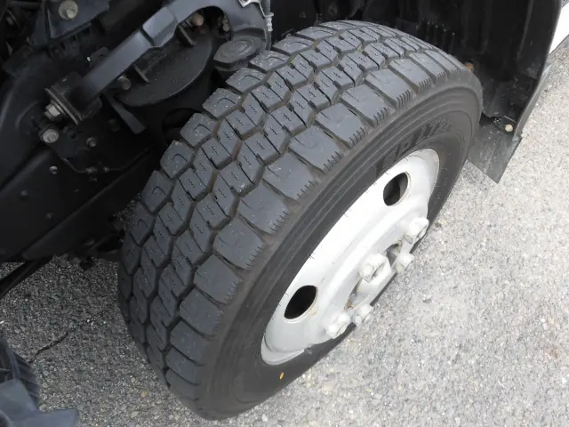 いすゞ エルフ TPG-NJR85AD(2WD)の写真25