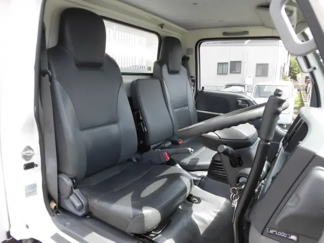 いすゞ エルフ TPG-NJR85AD(2WD)の写真28