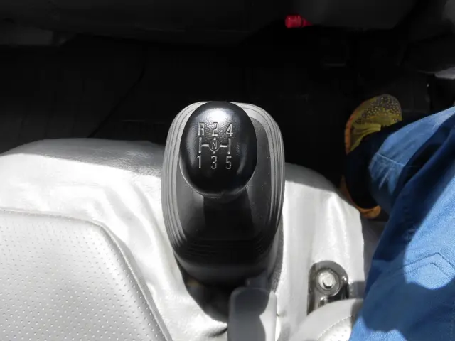 いすゞ エルフ TPG-NJR85AD(2WD)の写真30