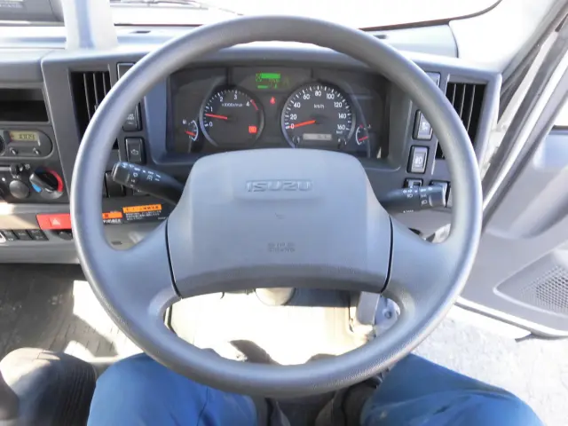 いすゞ エルフ 2RG-NMR88R(2WD)の写真31
