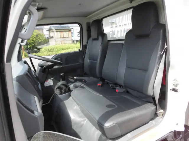 いすゞ エルフ TPG-NJR85AD(2WD)の写真33
