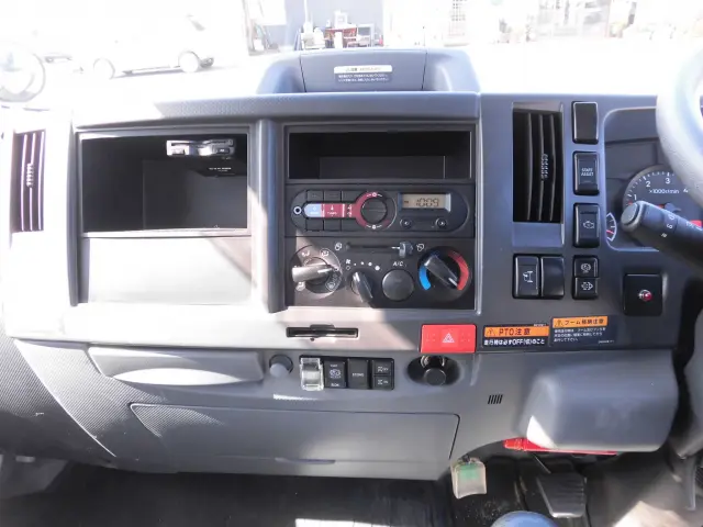 いすゞ エルフ 2RG-NMR88R(2WD)の写真33