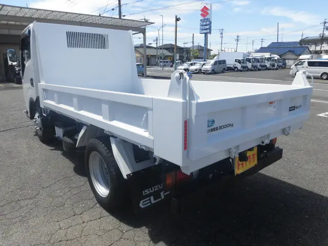 いすゞ エルフ 2RG-NJR88AT(2WD)の写真4