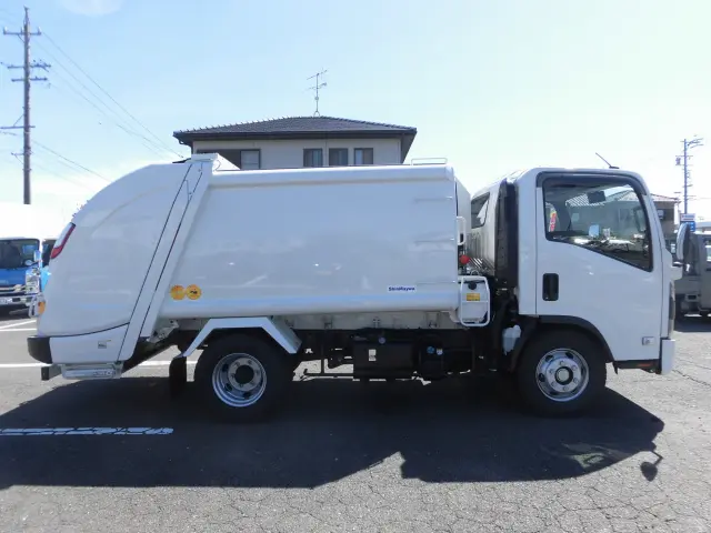 いすゞ エルフ 2PG-NPR88YM(2WD)の写真5