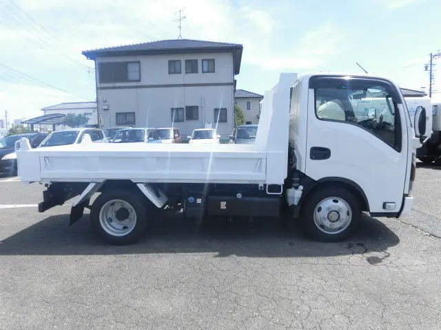 いすゞ エルフ 2RG-NJR88AT(2WD)の写真5