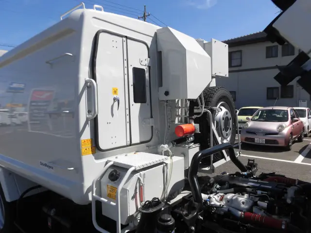 いすゞ エルフ 2PG-NPR88YM(2WD)の写真8