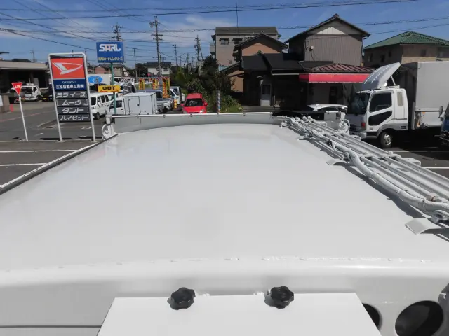 いすゞ エルフ 2PG-NPR88YM(2WD)の写真9