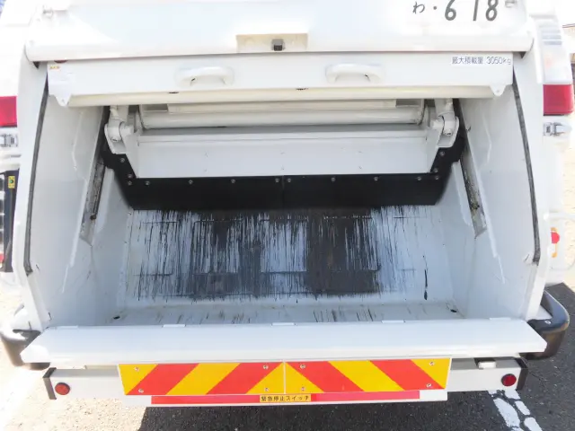 いすゞ エルフ 2PG-NPR88YM(2WD)の写真12