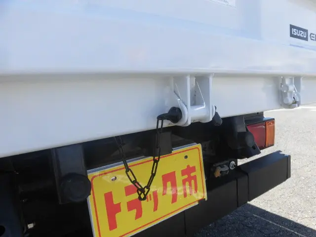 いすゞ エルフ 2RG-NJR88AT(2WD)の写真15