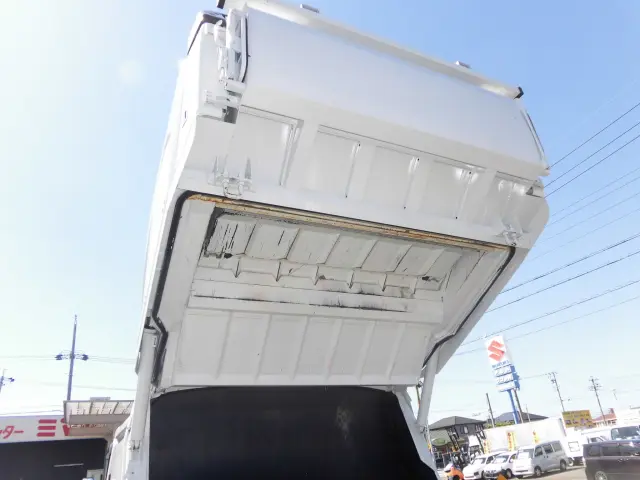 いすゞ エルフ 2PG-NPR88YM(2WD)の写真17