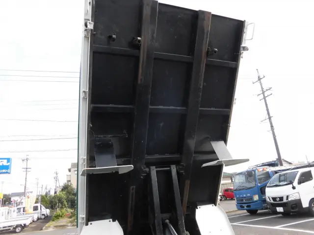 いすゞ エルフ TPG-NKR85AN(2WD)の写真18