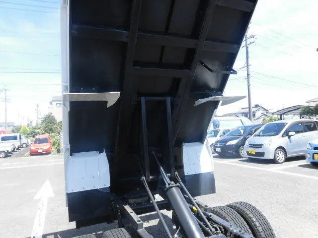 いすゞ エルフ 2RG-NJR88AT(2WD)の写真18