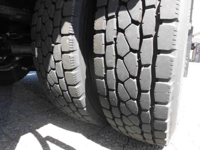 いすゞ エルフ 2PG-NPR88YM(2WD)の写真25