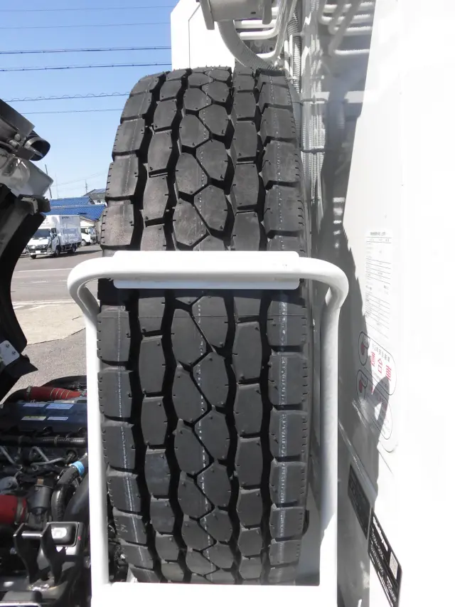 いすゞ エルフ 2PG-NPR88YM(2WD)の写真26