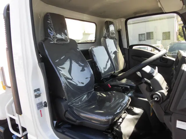 いすゞ エルフ 2PG-NPR88YM(2WD)の写真27