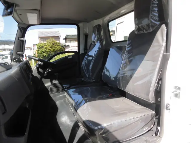 いすゞ エルフ 2PG-NPR88YM(2WD)の写真35