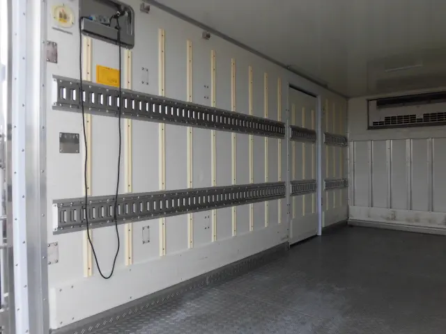 いすゞ エルフ TPG-NPR85AN(2WD)の写真12