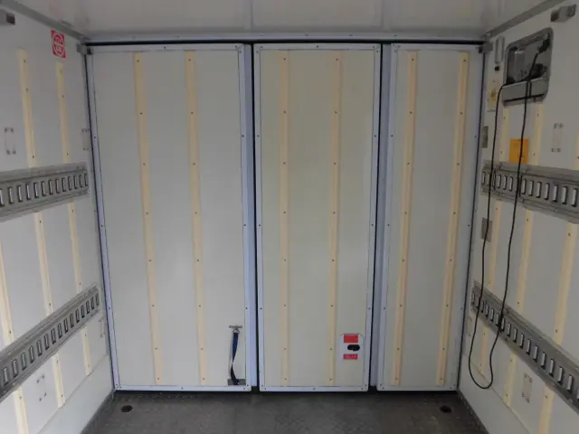 いすゞ エルフ TPG-NPR85AN(2WD)の写真15