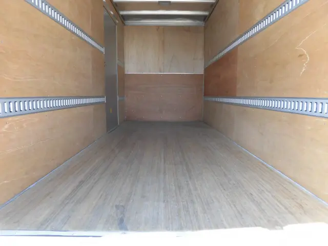 いすゞ エルフ 2RG-NLR88AN(2WD)の写真11