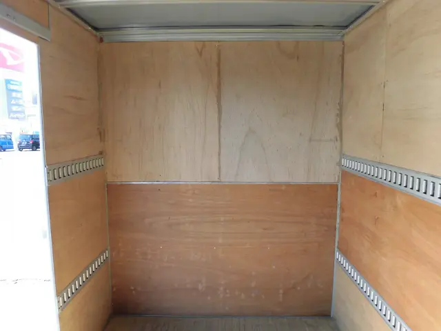 いすゞ エルフ 2RG-NLR88AN(2WD)の写真13